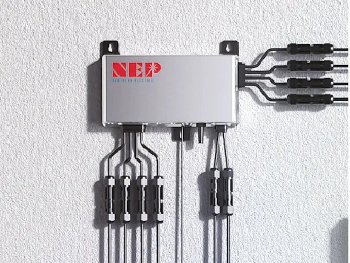Balkonkraftwerk mit 900/ 600 Watt und 2,7 KWh Batteriespeicher