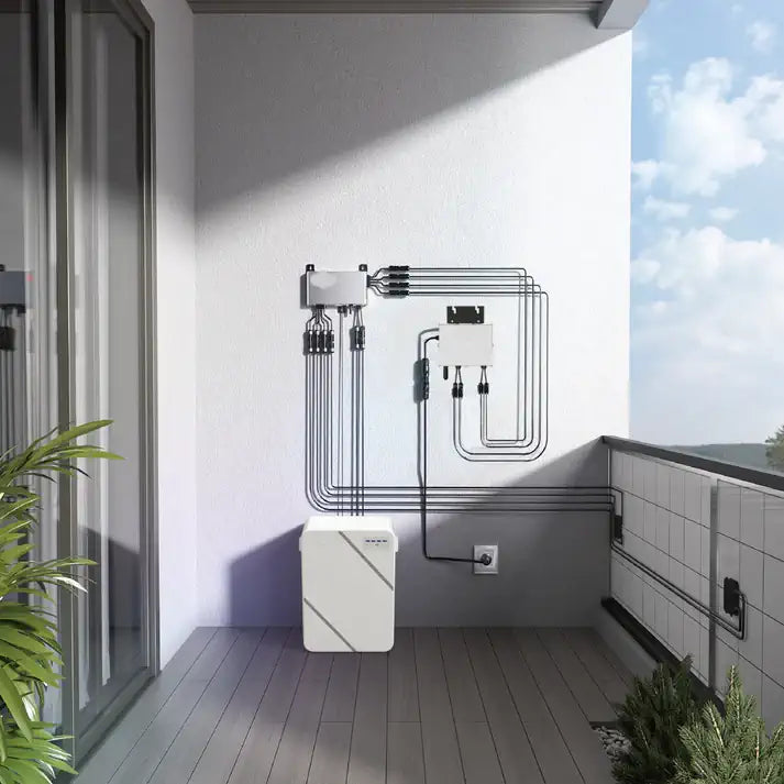 Balkonkraftwerk mit 900/ 600 Watt und 2,7 KWh Batteriespeicher